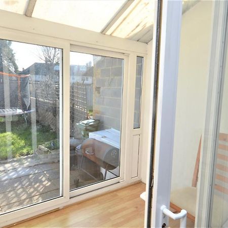 London Deluxe 3 Bedroom House With Parking Space Dagenham Zewnętrze zdjęcie
